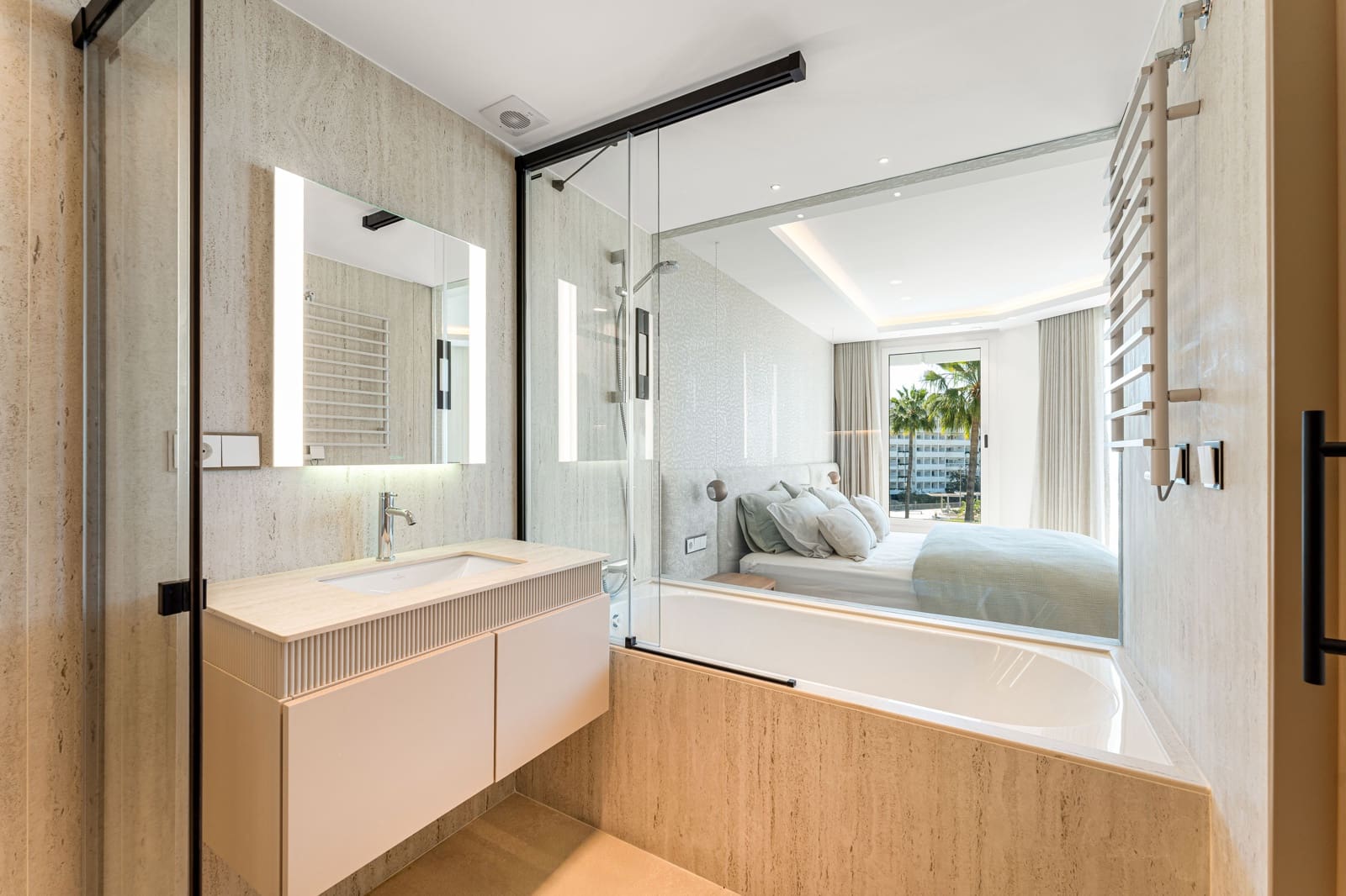 3 bedroom Apartment for sale in Marbella with pool garage - € 2,450,000 (Ref: 10026960)