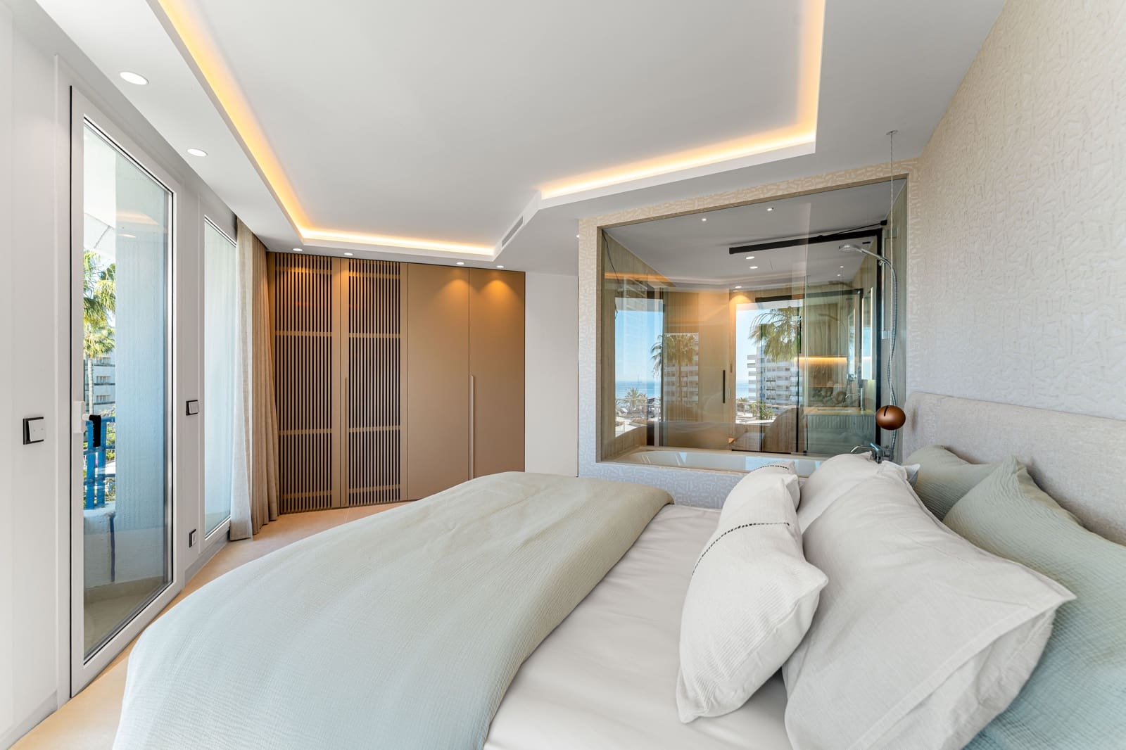3 bedroom Apartment for sale in Marbella with pool garage - € 2,450,000 (Ref: 10026960)
