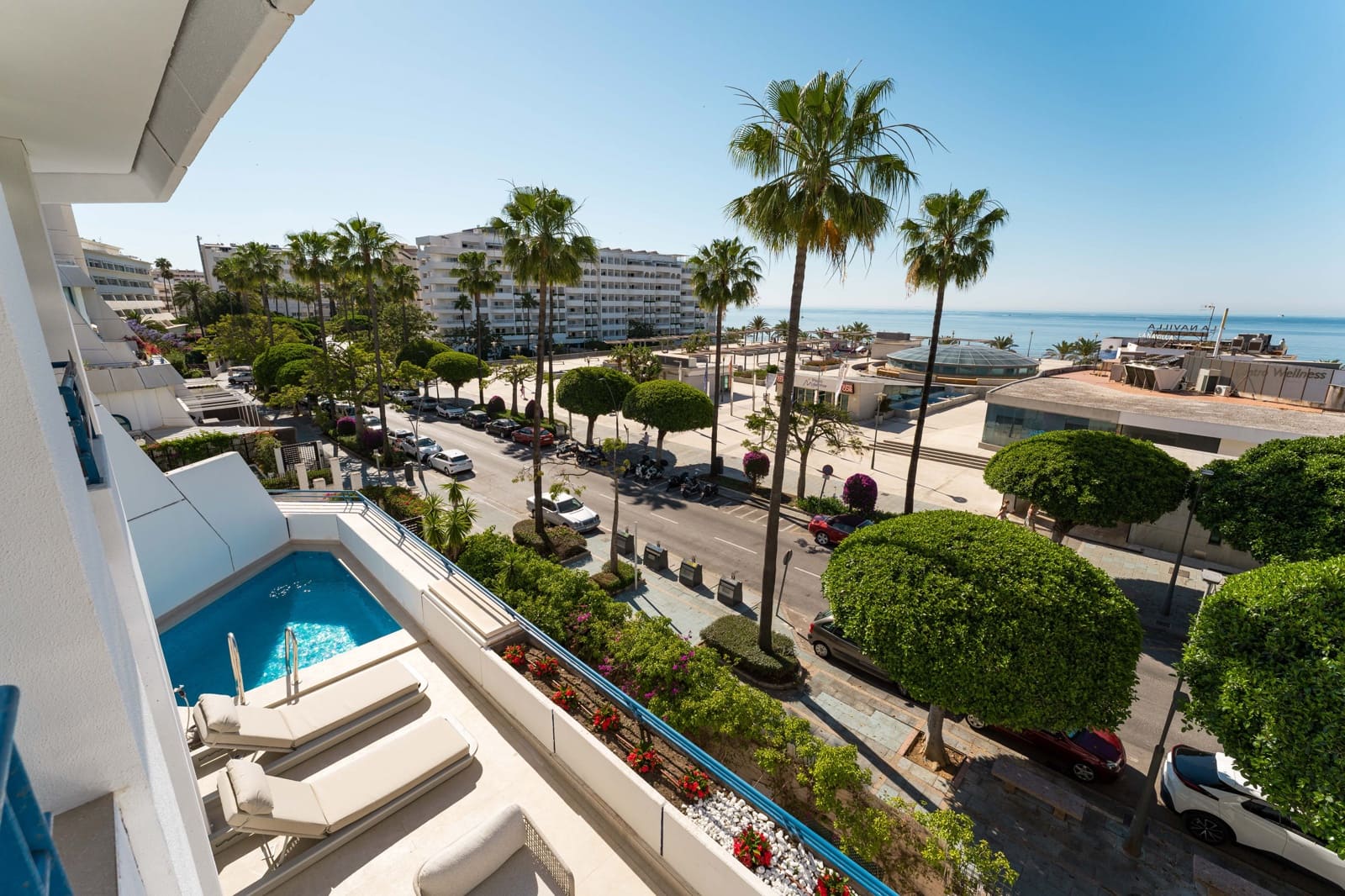 3 bedroom Apartment for sale in Marbella with pool garage - € 2,450,000 (Ref: 10026960)