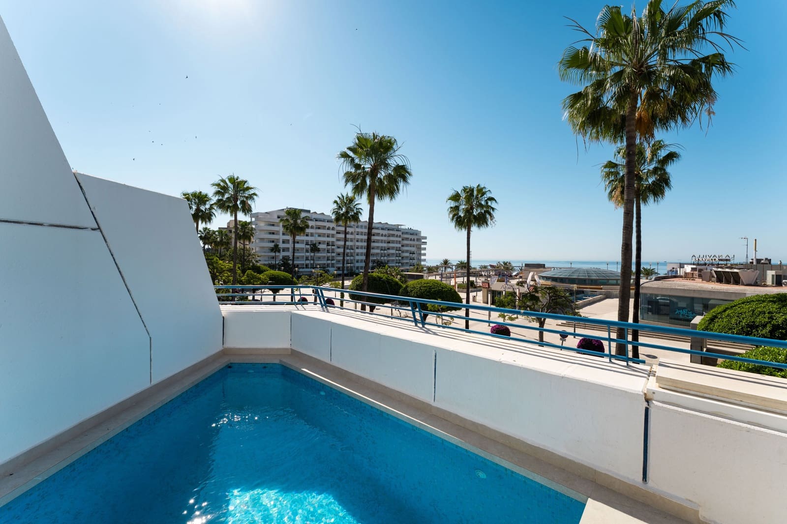 3 bedroom Apartment for sale in Marbella with pool garage - € 2,450,000 (Ref: 10026960)