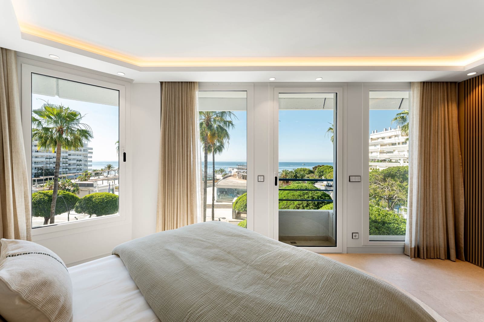 3 bedroom Apartment for sale in Marbella with pool garage - € 2,450,000 (Ref: 10026960)