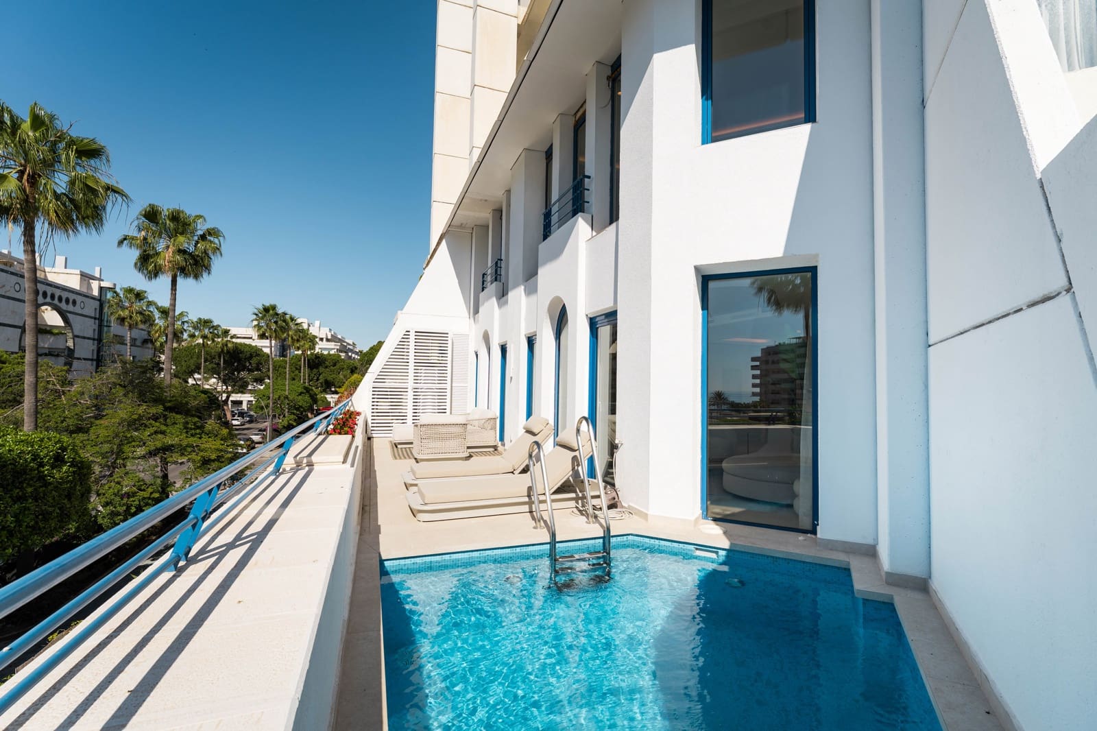 3 bedroom Apartment for sale in Marbella with pool garage - € 2,450,000 (Ref: 10026960)