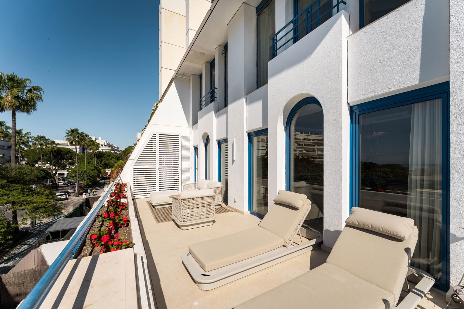 3 bedroom Apartment for sale in Marbella with pool garage - € 2,450,000 (Ref: 10026960)