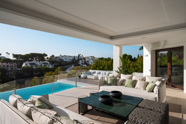 5 bedroom Villa for sale in Benahavís with pool - € 7,450,000 (Ref: 10040727)