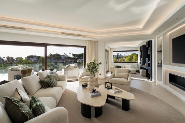 5 bedroom Villa for sale in Benahavís with pool - € 7,450,000 (Ref: 10040727)