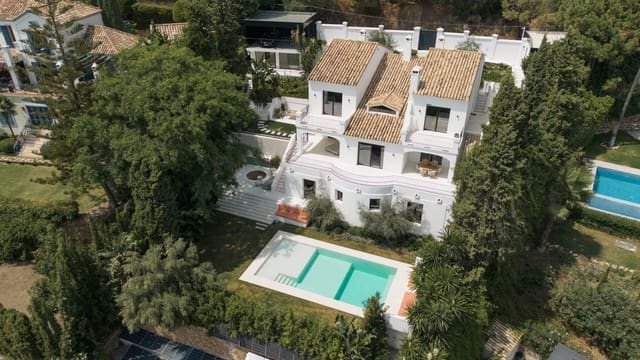 5 bedroom Villa for sale in El Madroñal, Benahavís with pool garage - € 4,395,000 (Ref: 10047015)