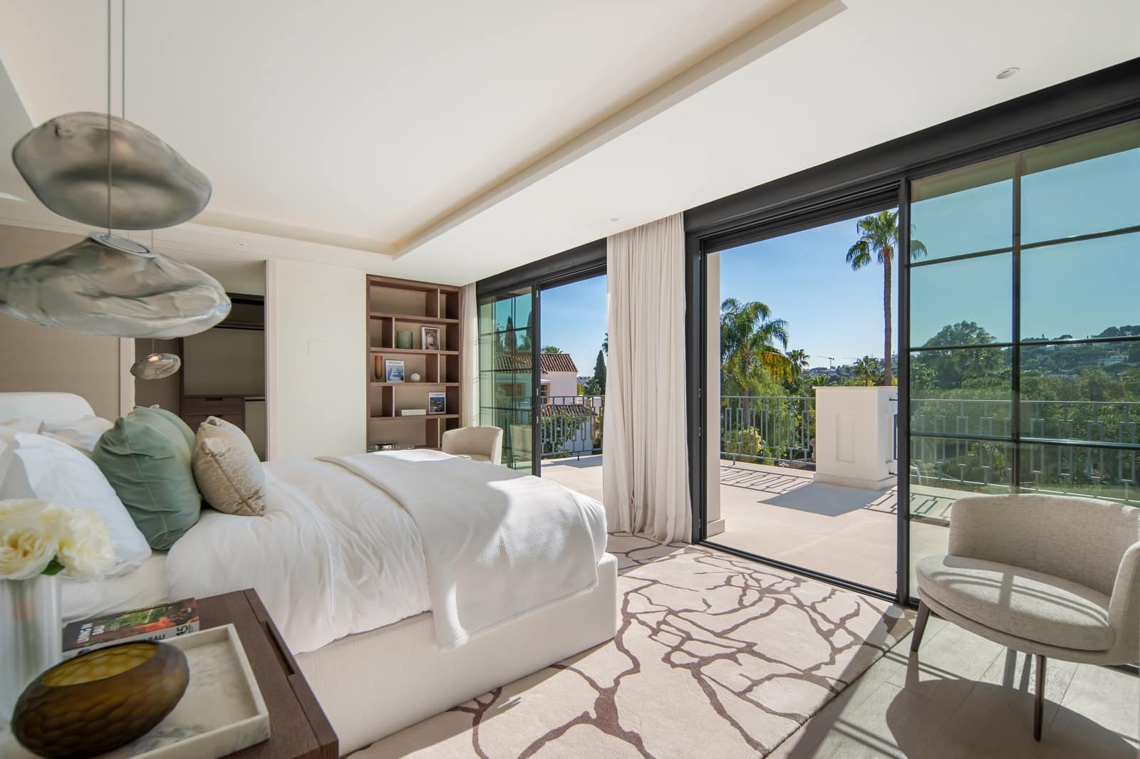6 Zimmer Villa zu verkaufen in Nueva Andalucia mit Pool Garage - 10.500.000 € (Ref: 10048908)