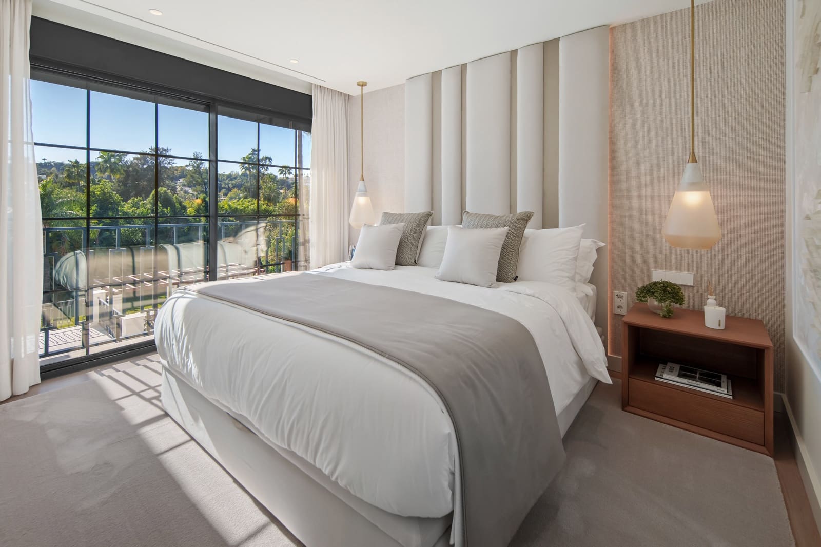 6 Zimmer Villa zu verkaufen in Nueva Andalucia mit Pool Garage - 10.500.000 € (Ref: 10048908)