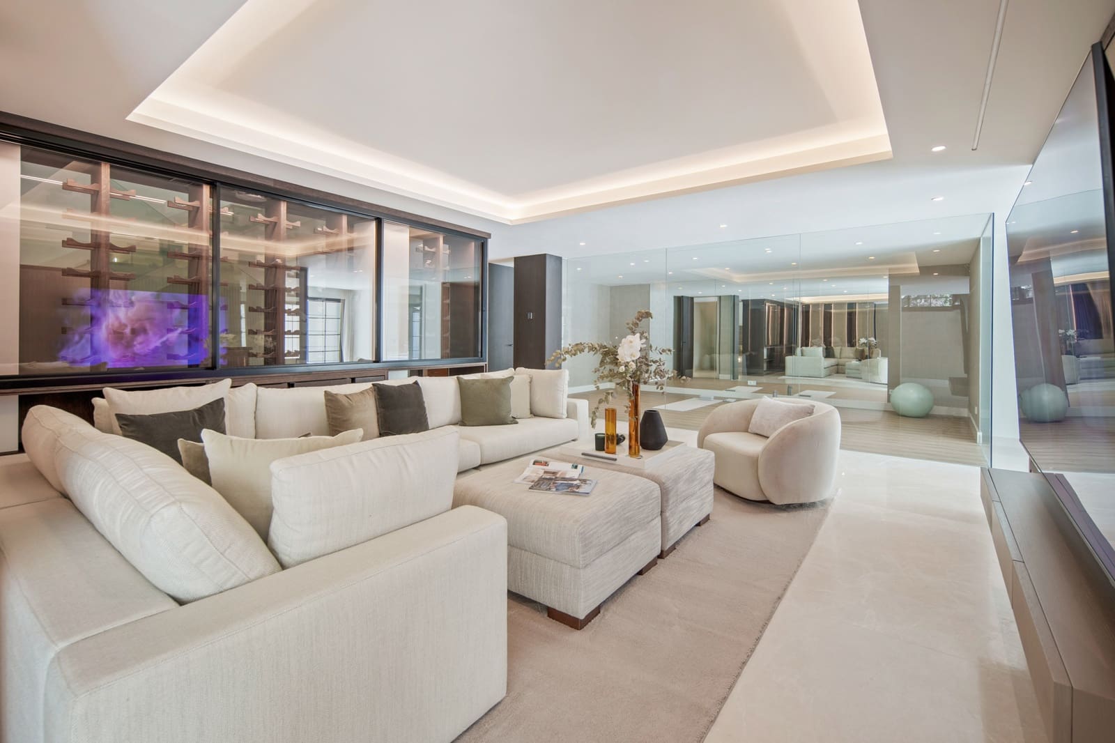 6 Zimmer Villa zu verkaufen in Nueva Andalucia mit Pool Garage - 10.500.000 € (Ref: 10048908)