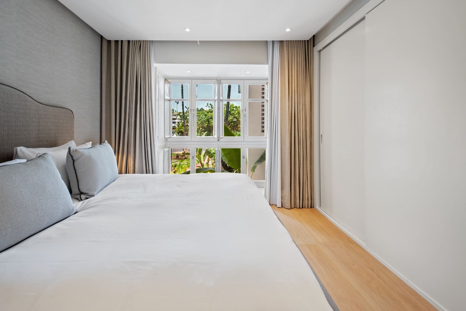 Apartamento de 3 habitaciones en Golden Mile en venta con piscina garaje - 4.495.000 € (Ref: 10048909)