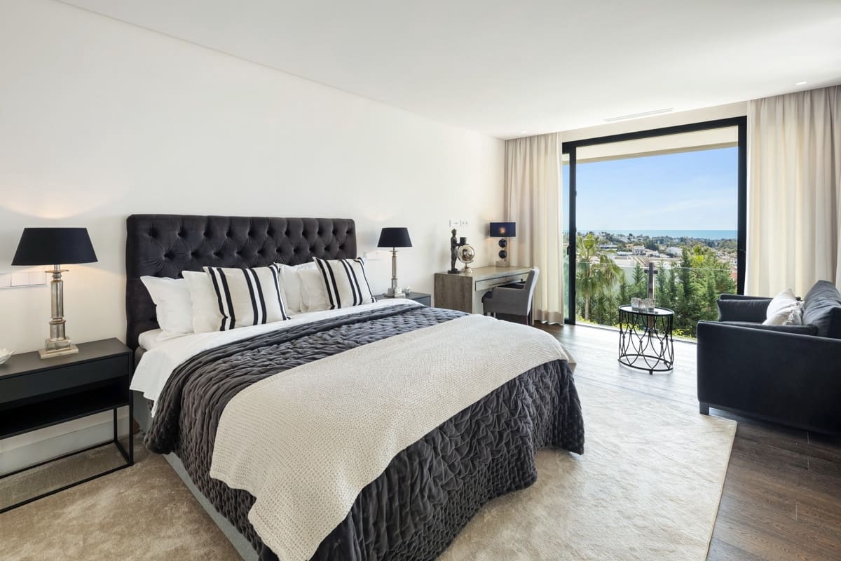 5 quarto Moradia para venda em Nueva Andalucia com piscina - 5 695 000 € (Ref: 10075444)