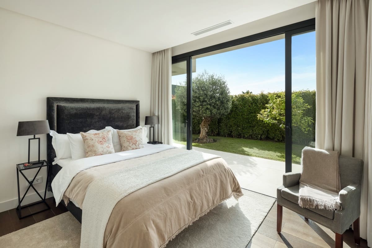 5 quarto Moradia para venda em Nueva Andalucia com piscina - 5 695 000 € (Ref: 10075444)