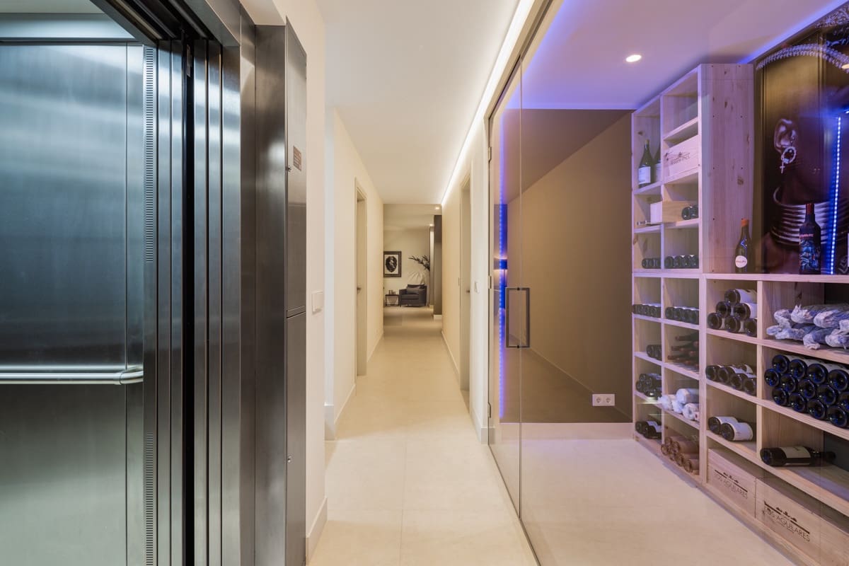 5 quarto Moradia para venda em Nueva Andalucia com piscina - 5 695 000 € (Ref: 10075444)