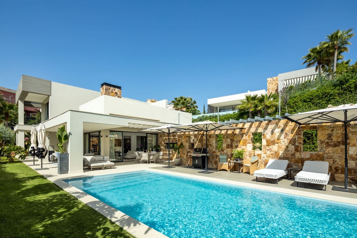 5 quarto Moradia para venda em Nueva Andalucia com piscina - 5 695 000 € (Ref: 10075444)