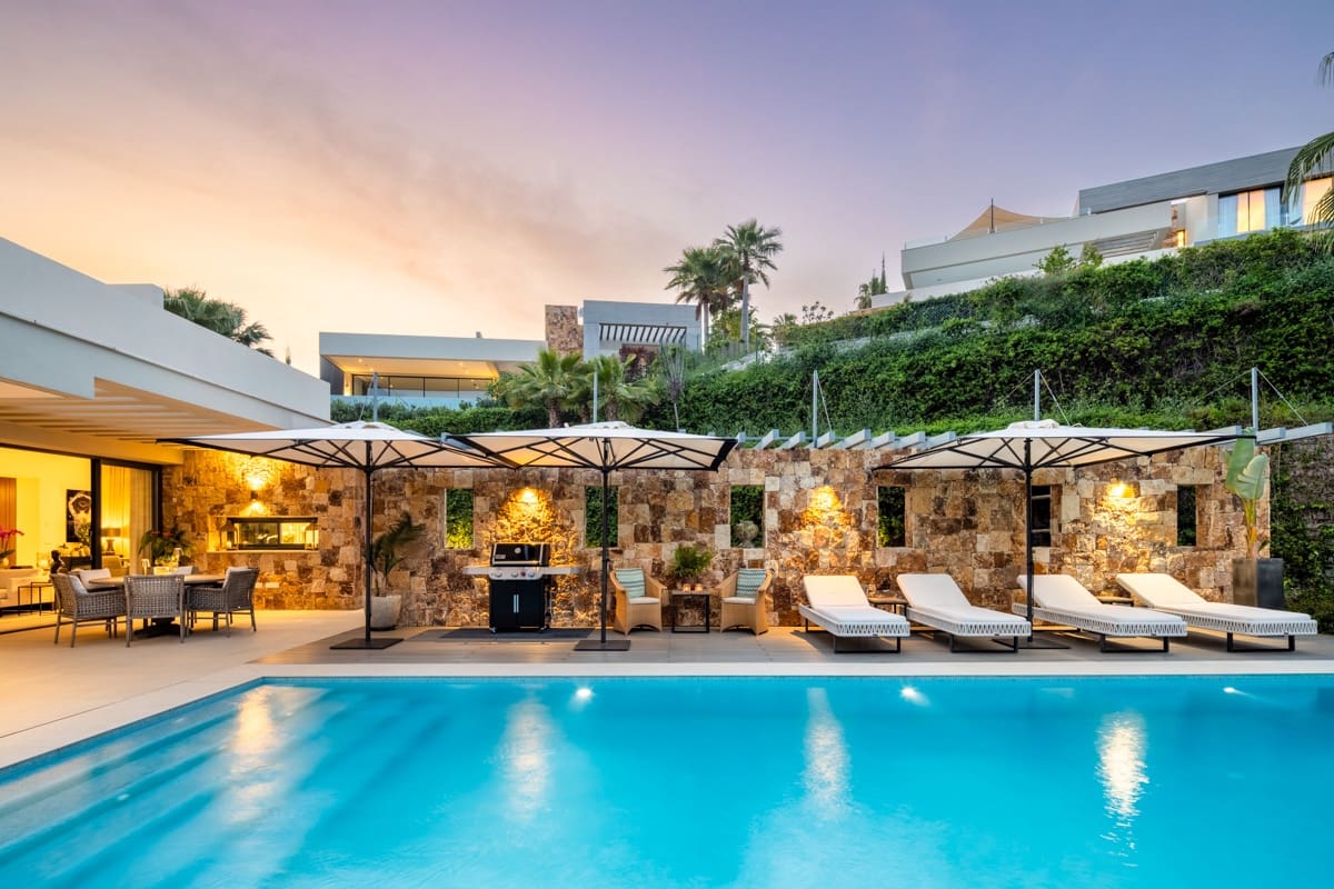 5 quarto Moradia para venda em Nueva Andalucia com piscina - 5 695 000 € (Ref: 10075444)