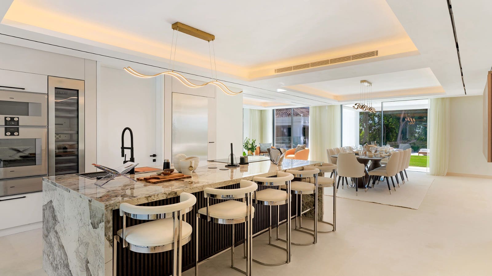 7 Zimmer Villa zu verkaufen in La Quinta mit Pool Garage - 13.500.000 € (Ref: 10075445)