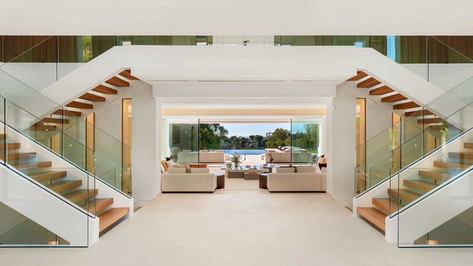 7 Zimmer Villa zu verkaufen in La Quinta mit Pool Garage - 13.500.000 € (Ref: 10075445)