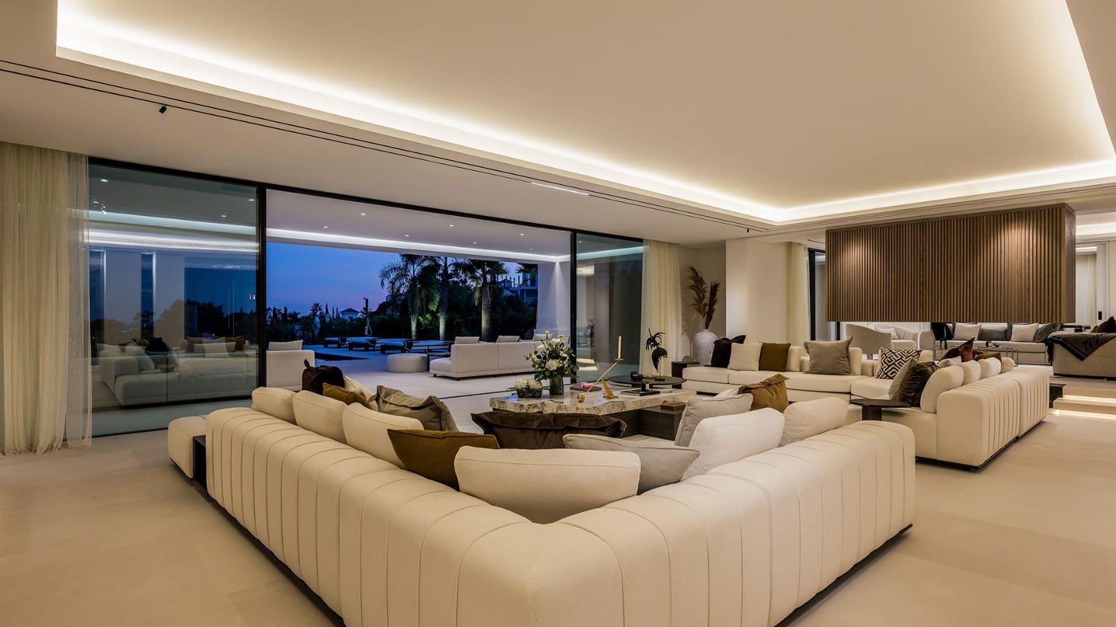 7 Zimmer Villa zu verkaufen in La Quinta mit Pool Garage - 13.500.000 € (Ref: 10075445)