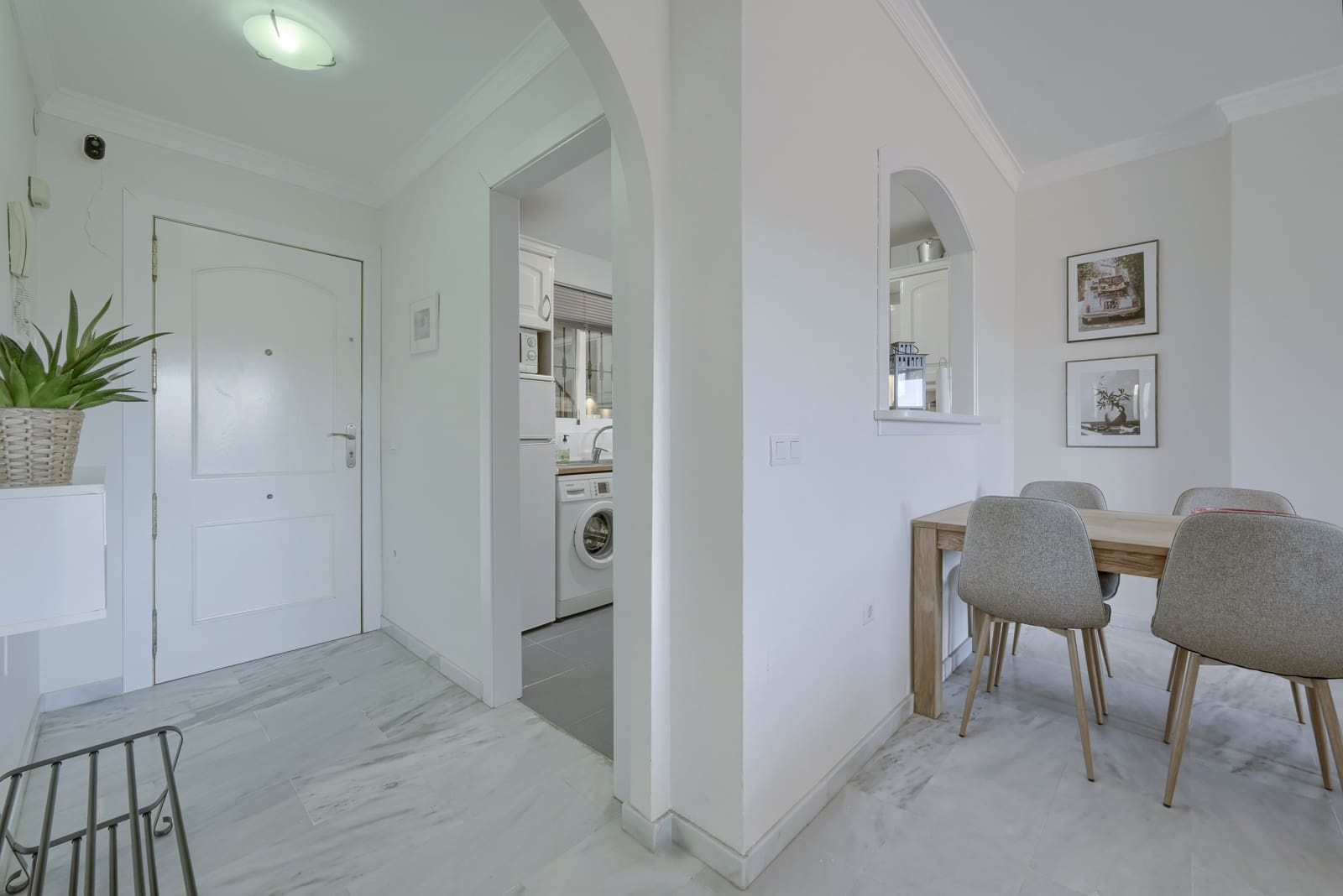 2 bedroom Apartment for sale in Calahonda with pool - € 345,000 (Ref: 10080588)