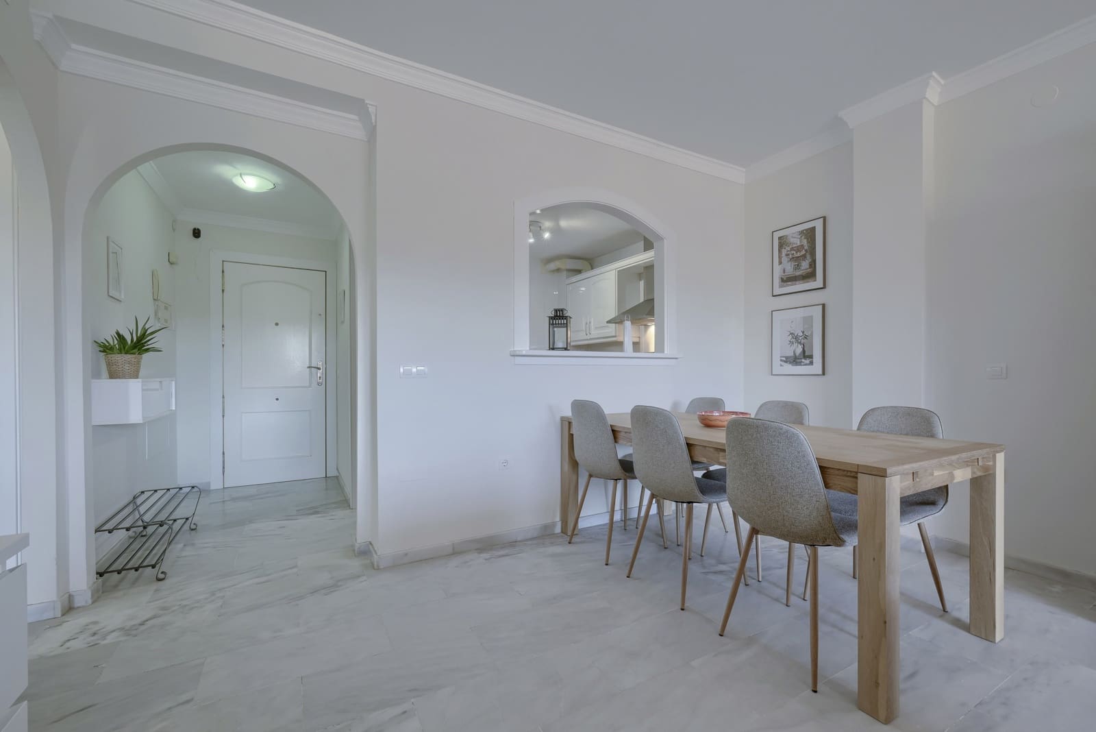 2 bedroom Apartment for sale in Calahonda with pool - € 345,000 (Ref: 10080588)