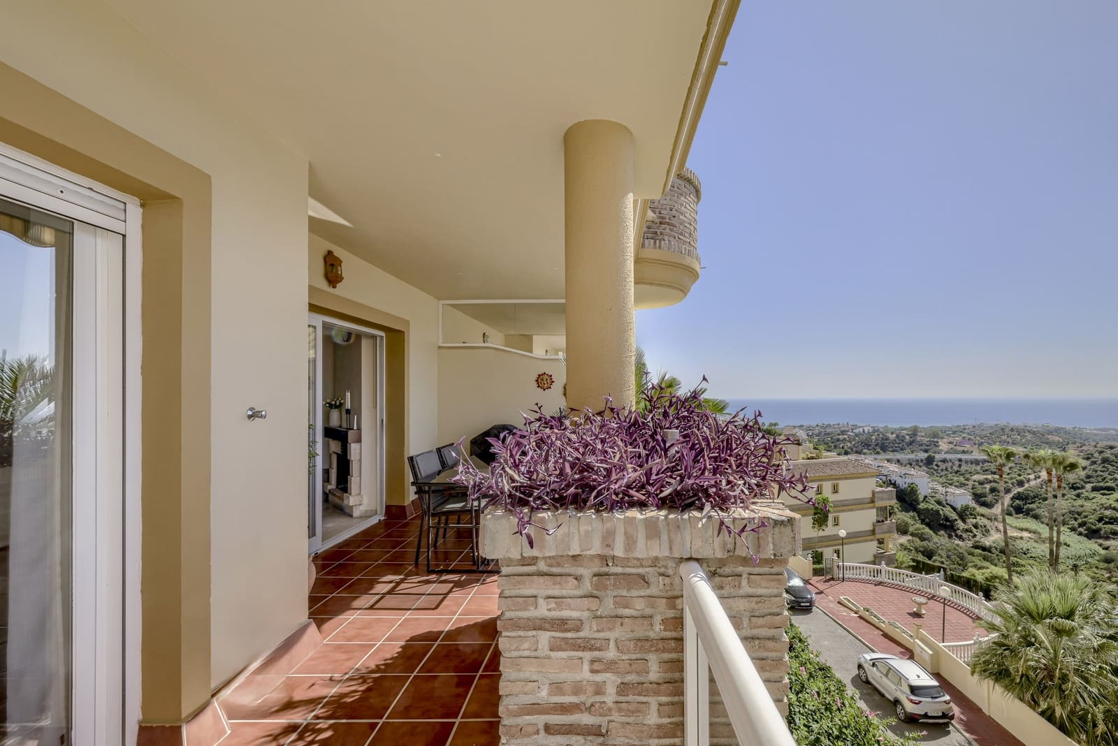 2 bedroom Apartment for sale in Calahonda with pool - € 345,000 (Ref: 10080588)
