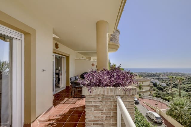 2 bedroom Apartment for sale in Calahonda, Mijas with pool - € 345,000 (Ref: 10080588)