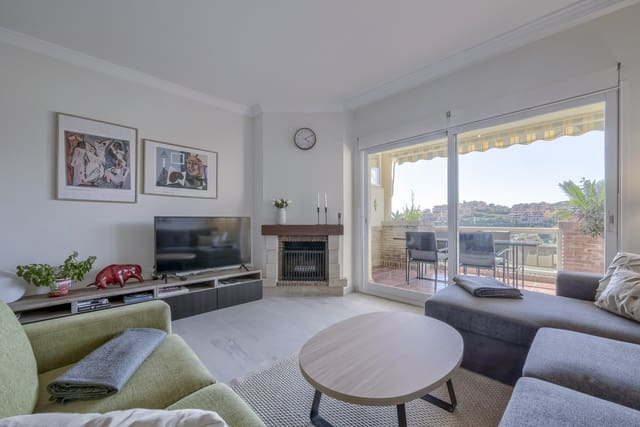 2 bedroom Apartment for sale in Calahonda, Mijas with pool - € 345,000 (Ref: 10080588)