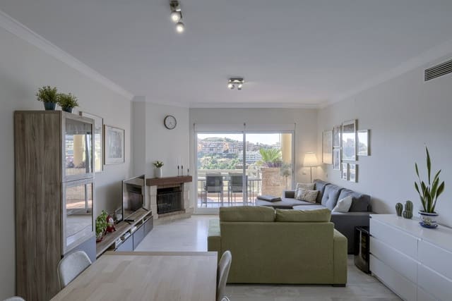 2 bedroom Apartment for sale in Calahonda, Mijas with pool - € 345,000 (Ref: 10080588)