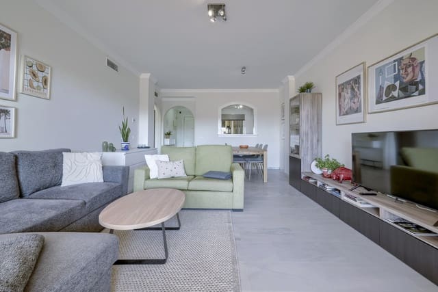 2 bedroom Apartment for sale in Calahonda, Mijas with pool - € 345,000 (Ref: 10080588)