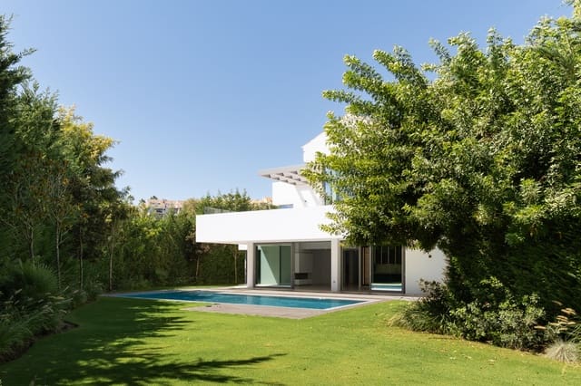 5 slaapkamer Villa te koop in El Paraiso, Estepona met zwembad garage - € 2.340.000 (Ref: 10099810)