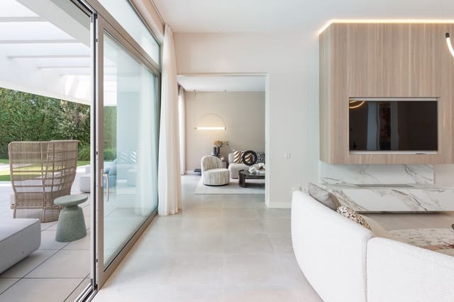 5 slaapkamer Villa te koop in El Paraiso, Estepona met zwembad garage - € 2.340.000 (Ref: 10099810)