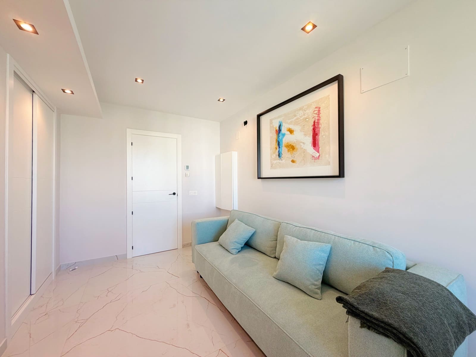 Apartamento de 3 habitaciones en Nueva Andalucia en venta con piscina garaje - 1.249.000 € (Ref: 10099811)
