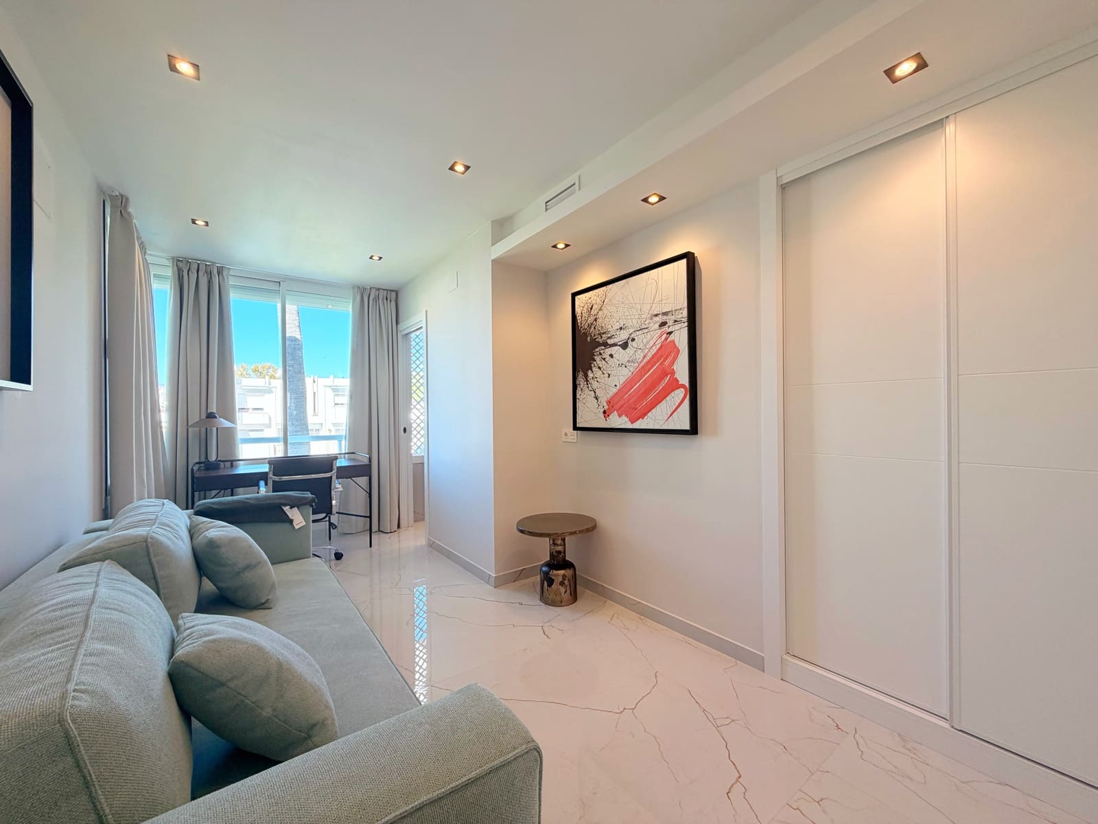 Apartamento de 3 habitaciones en Nueva Andalucia en venta con piscina garaje - 1.249.000 € (Ref: 10099811)
