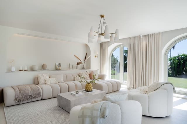 4 slaapkamer Villa te koop in Nueva Andalucia, Marbella met zwembad - € 3.495.000 (Ref: 10101944)