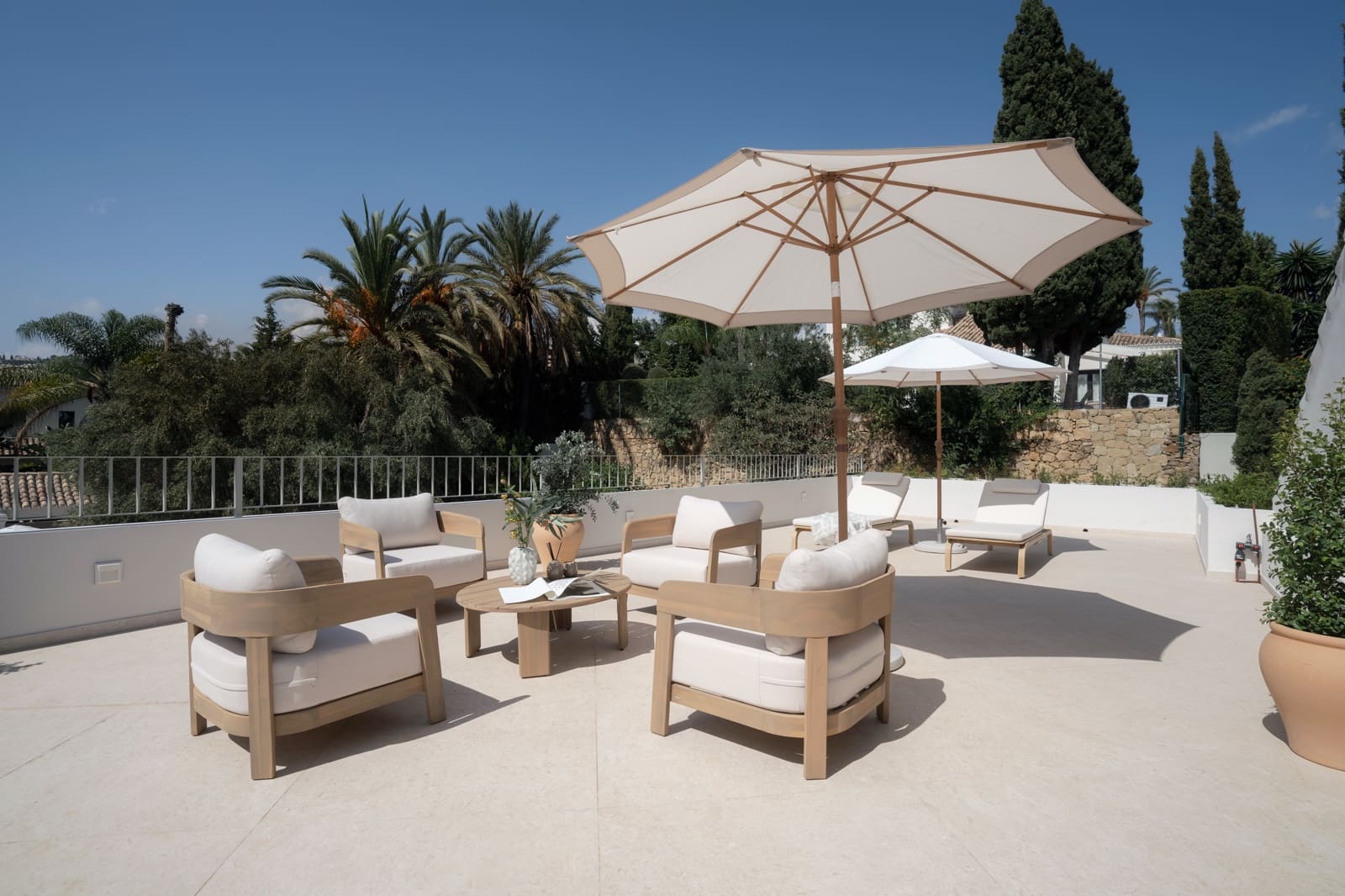 4 slaapkamer Villa te koop in Nueva Andalucia met zwembad - € 3.495.000 (Ref: 10101944)