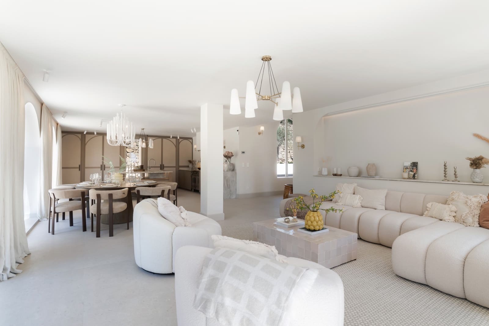 4 slaapkamer Villa te koop in Nueva Andalucia met zwembad - € 3.495.000 (Ref: 10101944)