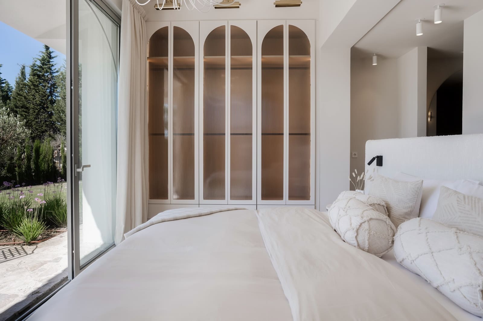 4 slaapkamer Villa te koop in Nueva Andalucia met zwembad - € 3.495.000 (Ref: 10101944)