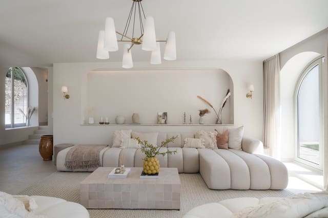 4 slaapkamer Villa te koop in Nueva Andalucia, Marbella met zwembad - € 3.495.000 (Ref: 10101944)