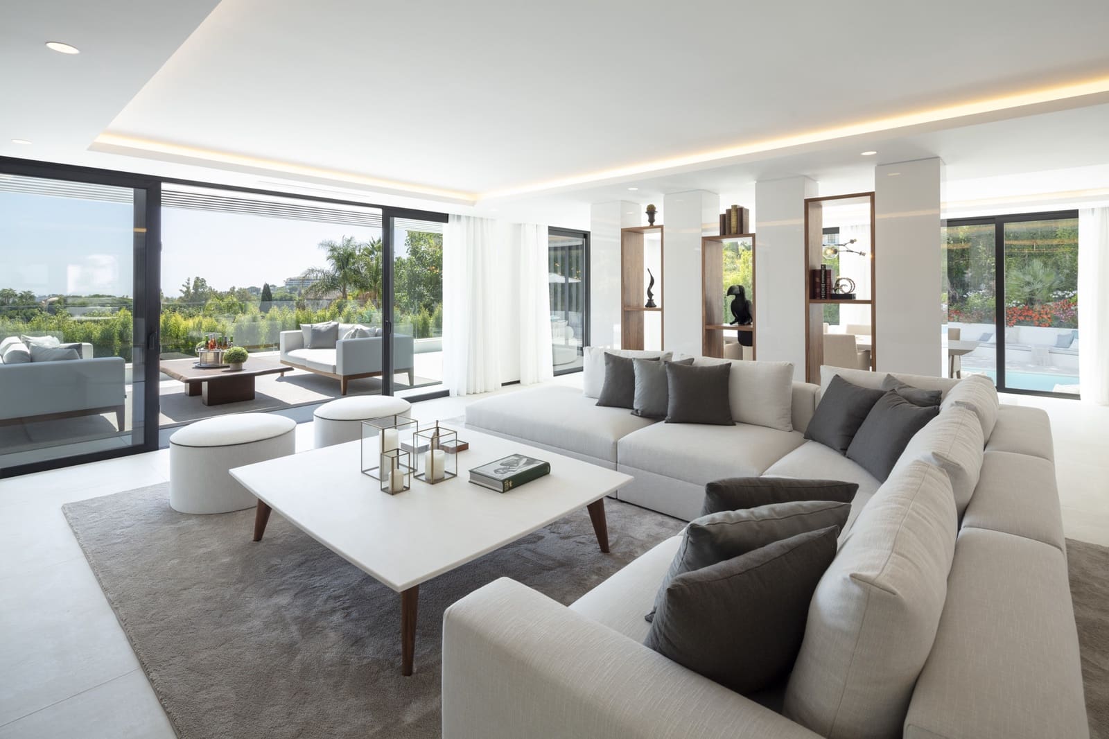 5 bedroom Villa for sale in Nueva Andalucia with pool garage - € 5,500,000 (Ref: 10115556)