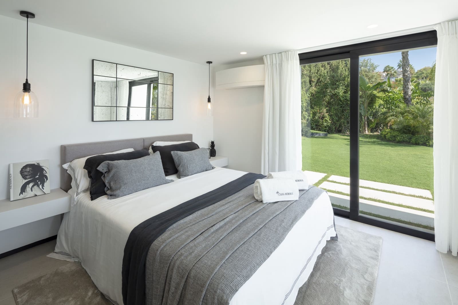 5 bedroom Villa for sale in Nueva Andalucia with pool garage - € 5,500,000 (Ref: 10115556)