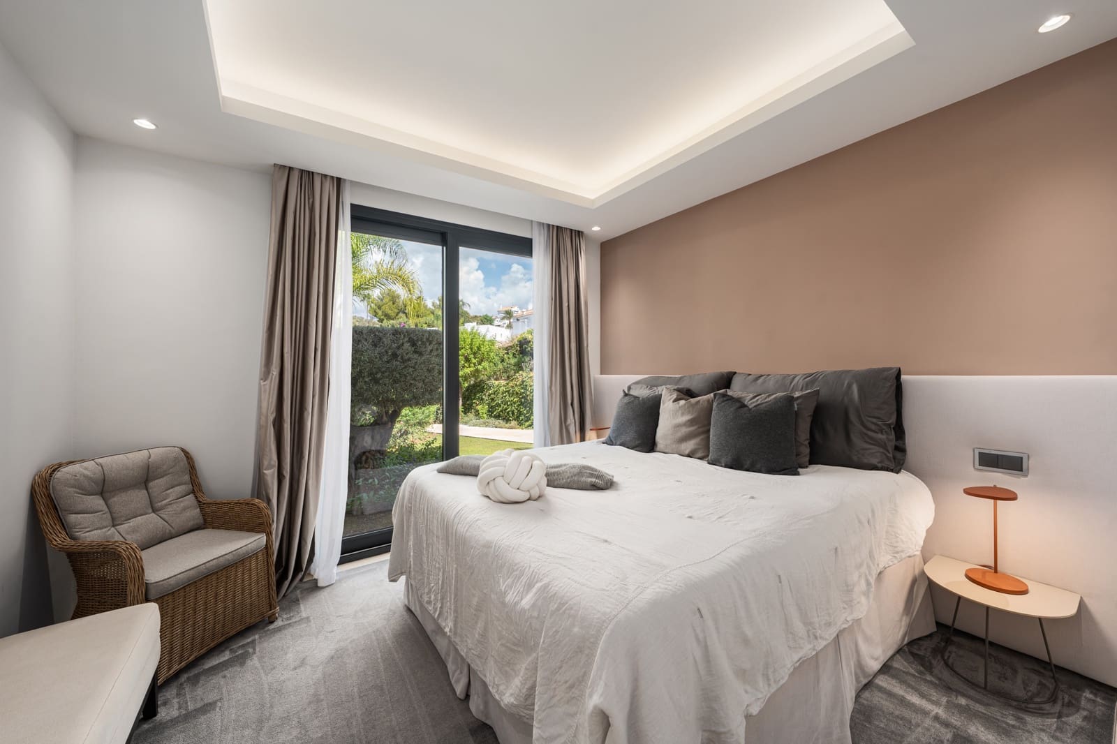 5 chambre Villa/Maison à vendre à Nueva Andalucia avec piscine garage - 4 295 000 € (Ref: 10148436)