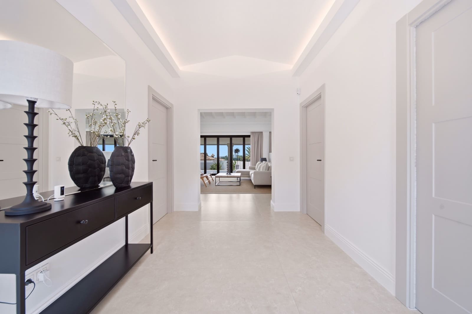 5 bedroom Villa for sale in Benahavis with pool garage - € 4,775,000 (Ref: 10161160)