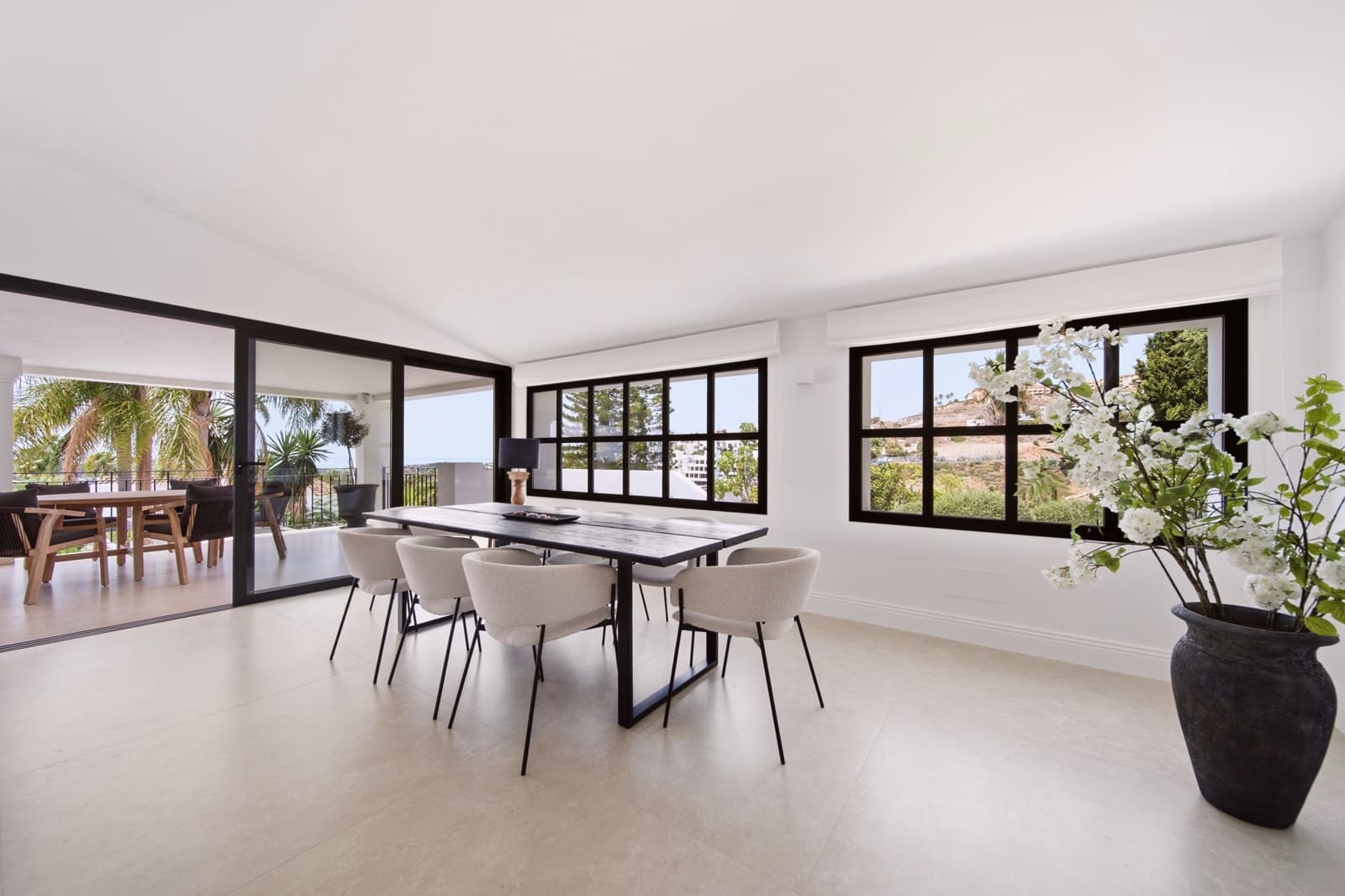 5 bedroom Villa for sale in Benahavis with pool garage - € 4,775,000 (Ref: 10161160)