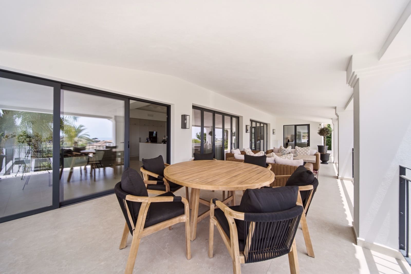 5 bedroom Villa for sale in Benahavis with pool garage - € 4,775,000 (Ref: 10161160)