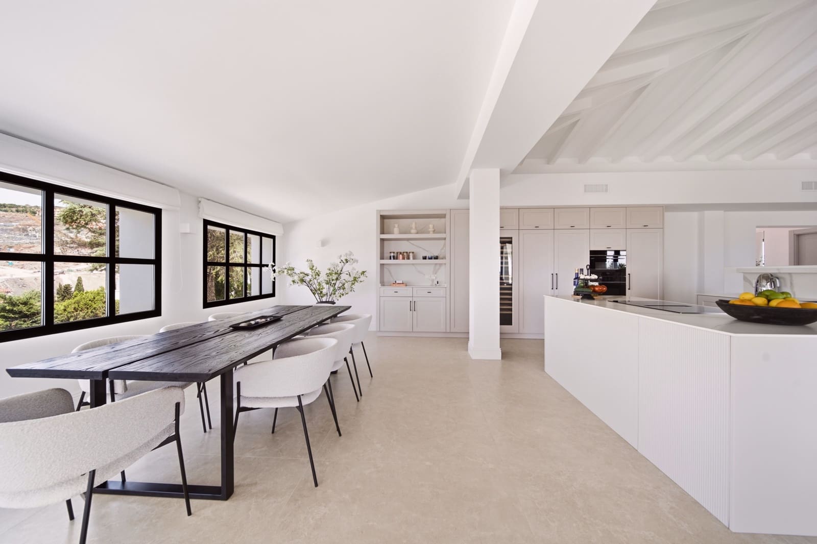 5 bedroom Villa for sale in Benahavis with pool garage - € 4,775,000 (Ref: 10161160)