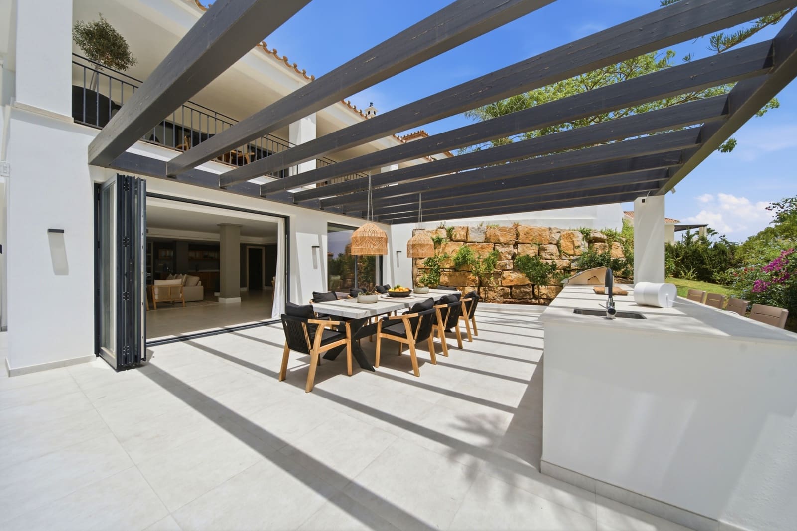 5 bedroom Villa for sale in Benahavis with pool garage - € 4,775,000 (Ref: 10161160)