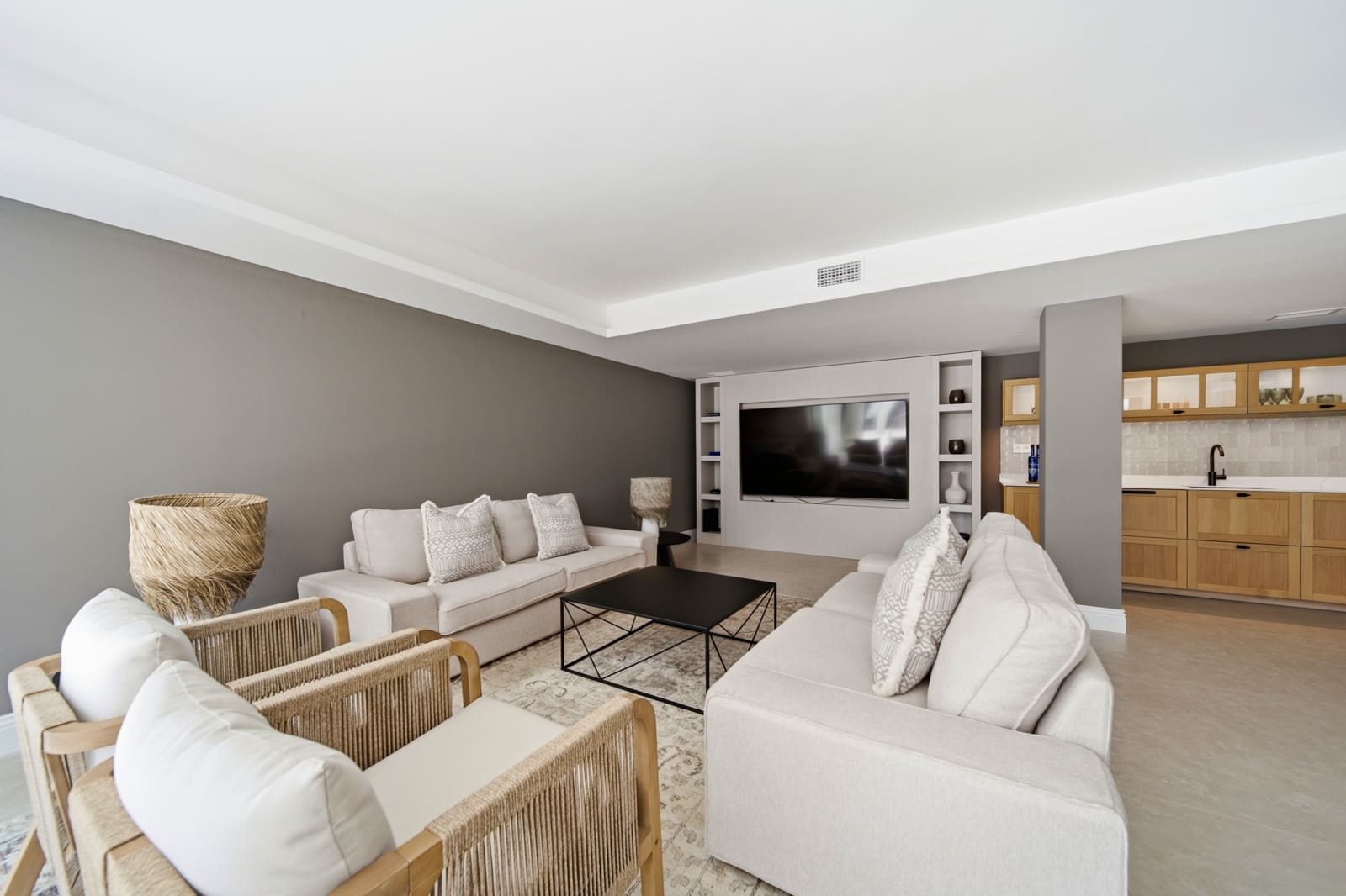 5 bedroom Villa for sale in Benahavis with pool garage - € 4,775,000 (Ref: 10161160)