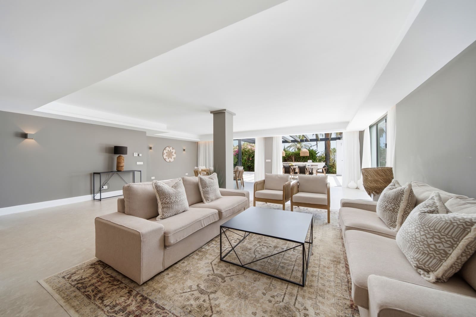 5 bedroom Villa for sale in Benahavis with pool garage - € 4,775,000 (Ref: 10161160)