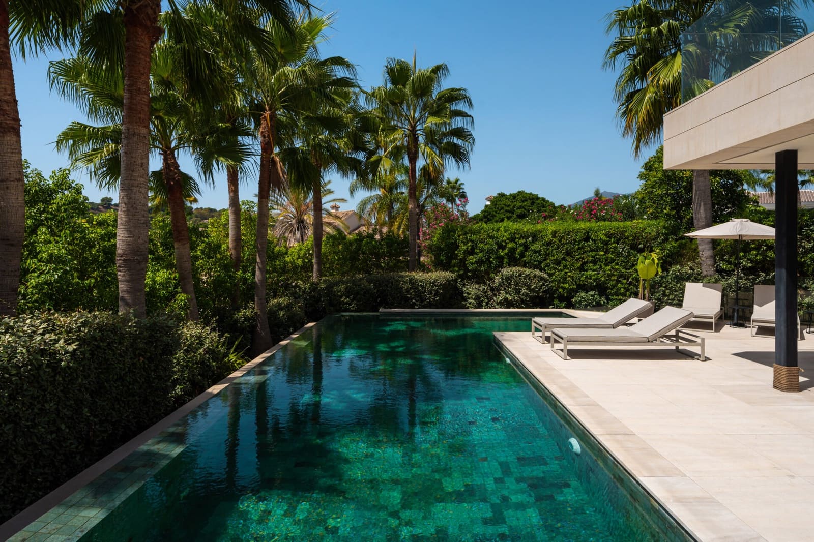 6 chambre Villa/Maison à vendre à Nueva Andalucia avec piscine garage - 7 200 000 € (Ref: 10161161)