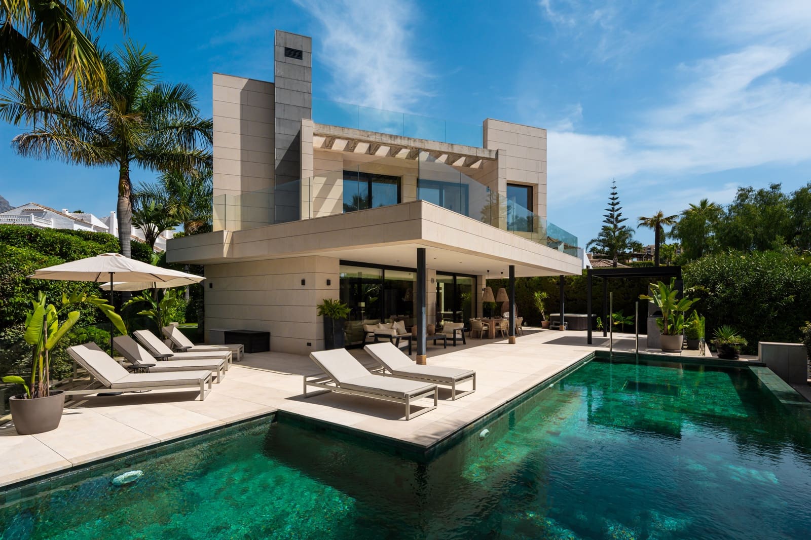 6 chambre Villa/Maison à vendre à Nueva Andalucia avec piscine garage - 7 200 000 € (Ref: 10161161)
